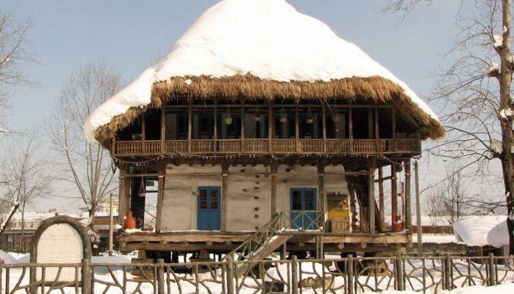 اسیب موزه میراث روستایی از برف