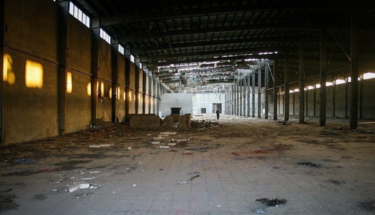 کارخانجات تعطیل